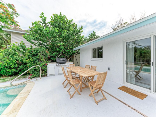 4-Bedroom Home with Private Dock in Anna Maria Island